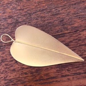 Vintage Martha Sturdy brooch, matte gold